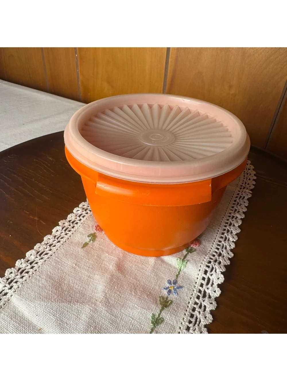 Tupperware vintage orange